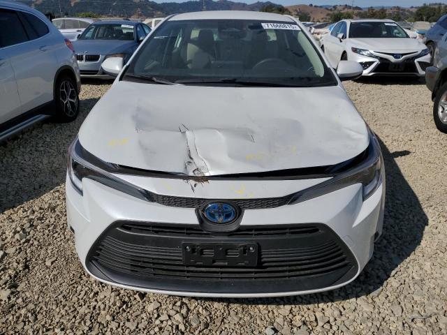 JTDBCMFEXR3045744 - 2024 TOYOTA COROLLA LE Biały zdjęcie 5