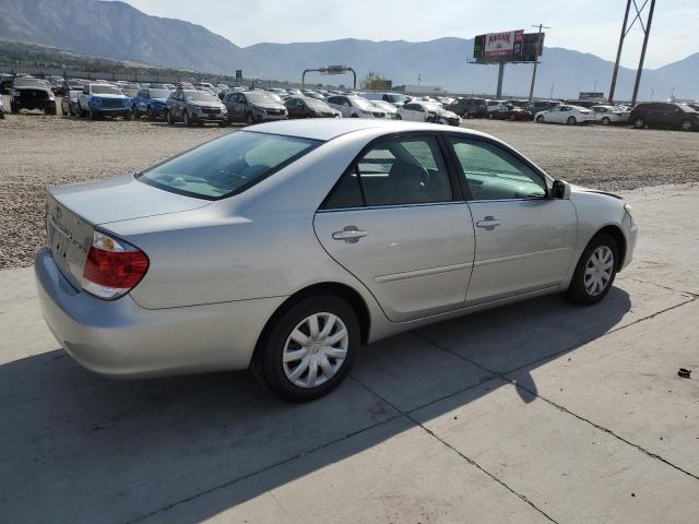 4T1BE32K25U505544 - 2005 TOYOTA CAMRY LE SILVER photo 3