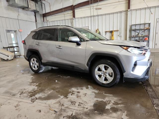 JTMP1RFV6KD512313 - 2019 TOYOTA RAV4 XLE SILVER photo 4