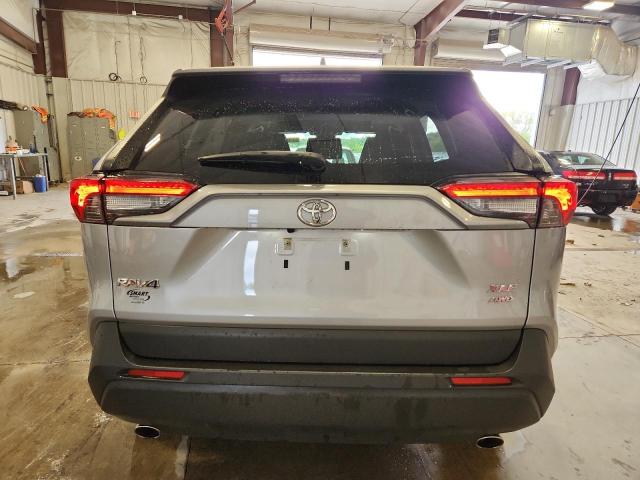 JTMP1RFV6KD512313 - 2019 TOYOTA RAV4 XLE SILVER photo 6