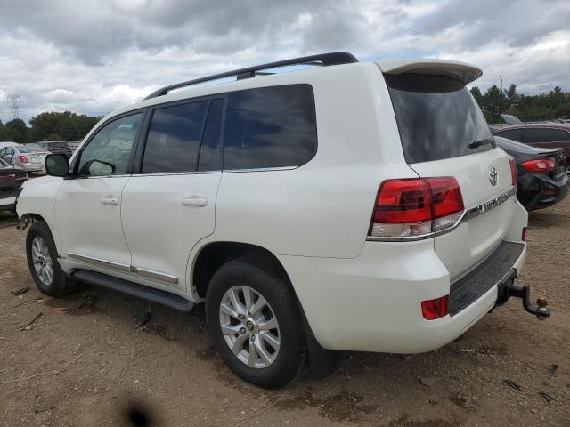 JTMCY7AJ8H4052552 - 2017 TOYOTA LAND CRUIS WHITE photo 2