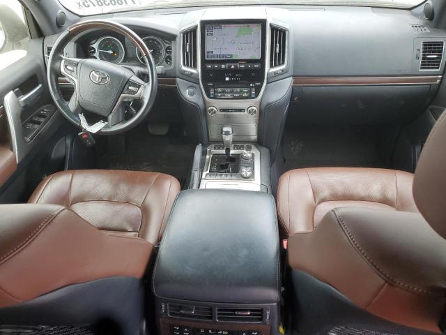 JTMCY7AJ8H4052552 - 2017 TOYOTA LAND CRUIS WHITE photo 8