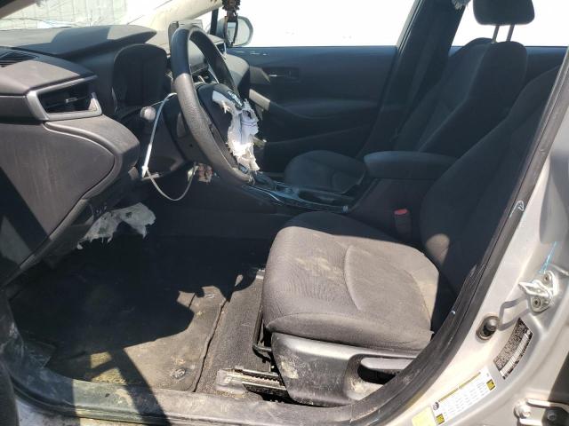 5YFEPMAE5NP339532 - 2022 TOYOTA COROLLA LE SILVER photo 7