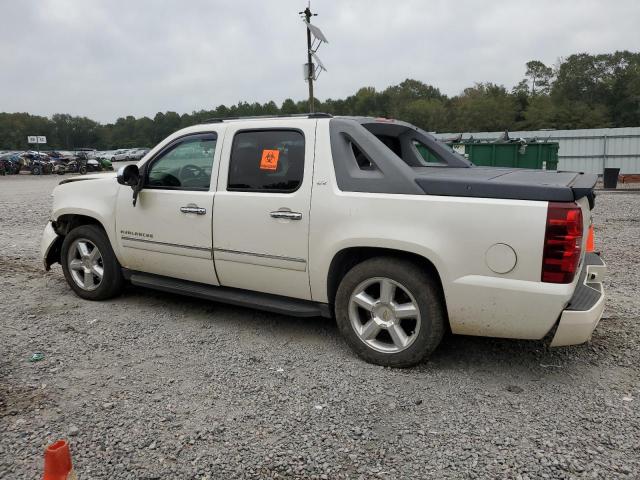 3GNEC32069G280423 - 2009 CHEVROLET AVALANCHE C1500 LTZ WHITE photo 2