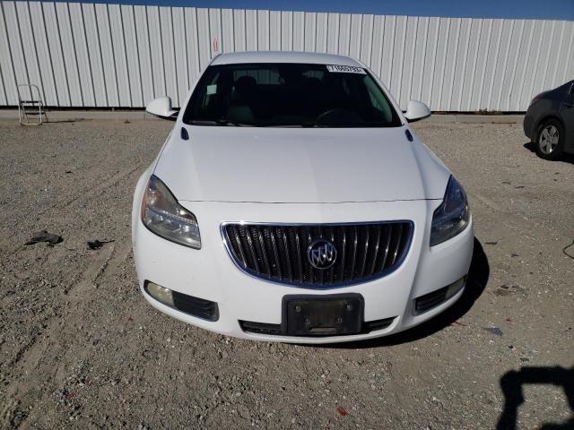 2G4GR5EKXC9122818 - 2012 BUICK REGAL WHITE photo 5