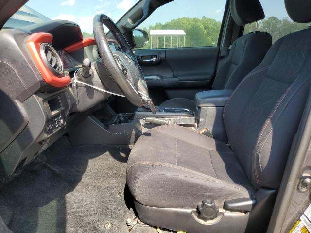 5TFCZ5AN3HX102275 - 2017 TOYOTA TACOMA DOUBLE CAB 灰色 照片 7