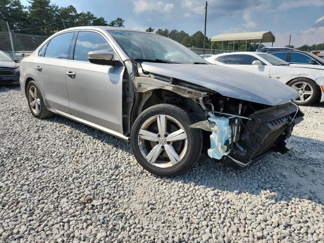 1VWBT7A34EC045365 - 2014 VOLKSWAGEN PASSAT SE 银色 照片 4