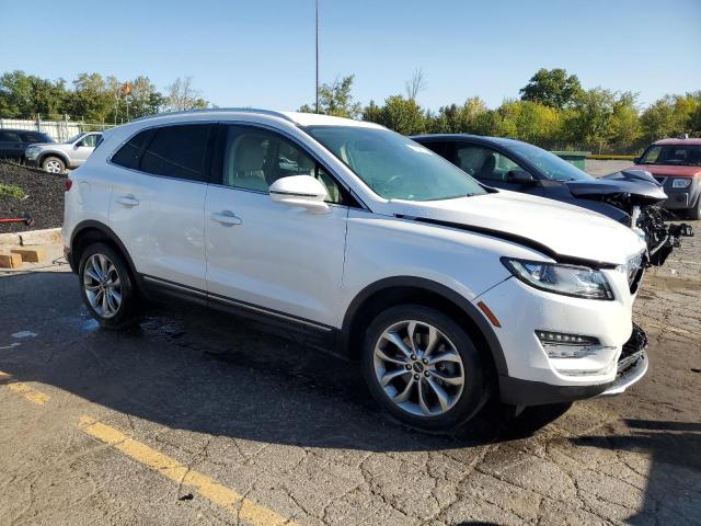 5LMCJ2C98KUL13317 - 2019 LINCOLN MKC SELECT Белый фото 4