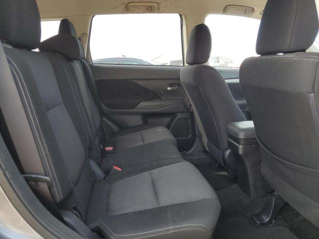 JA4AZ3A35GZ065625 - 2016 MITSUBISHI OUTLANDER SE 银色 照片 10