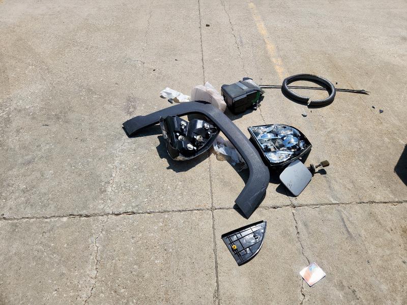 KL1TD566X8B053712 - 2008 CHEVROLET AVEO BASE Srebrny zdjęcie 12