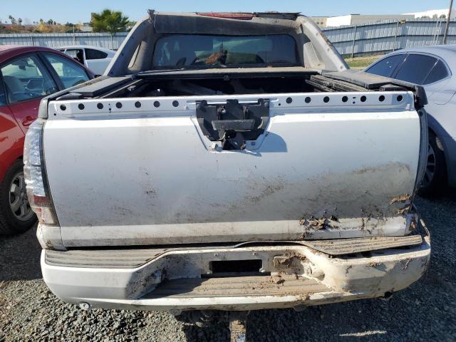 3GNNCEE07AG281429 - 2010 CHEVROLET AVALANCHE WHITE photo 6