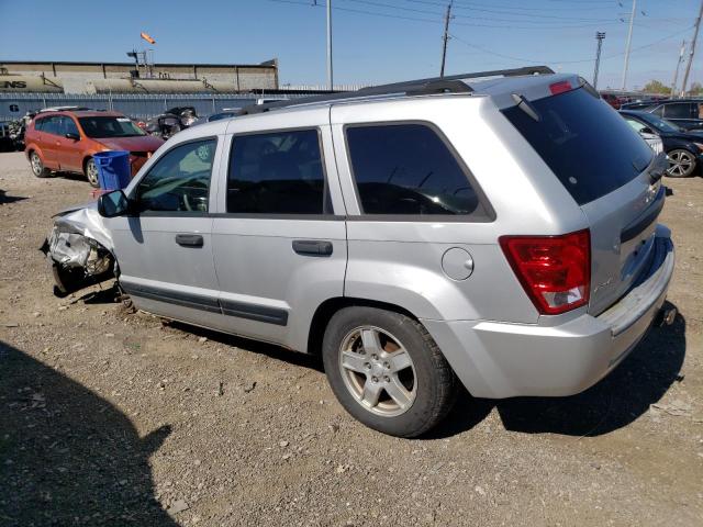 1J4GR48K25C627932 - 2005 JEEP GRAND CHER LAREDO SILVER photo 2