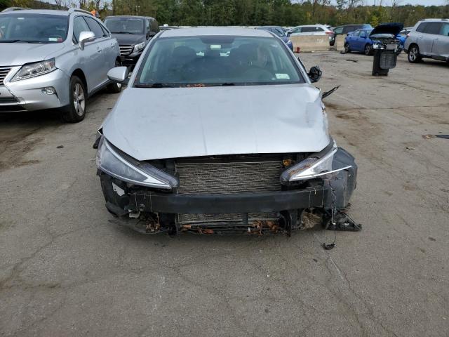 KMHD74LF5KU841128 - 2019 HYUNDAI ELANTRA SE SILVER photo 5