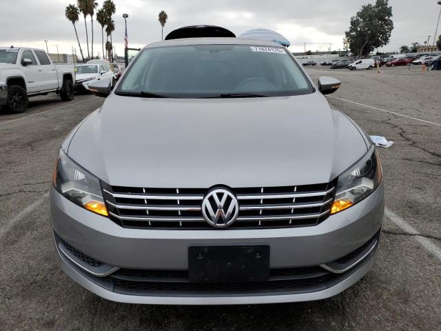 1VWBP7A36CC042856 - 2012 VOLKSWAGEN PASSAT SE 银色 照片 5