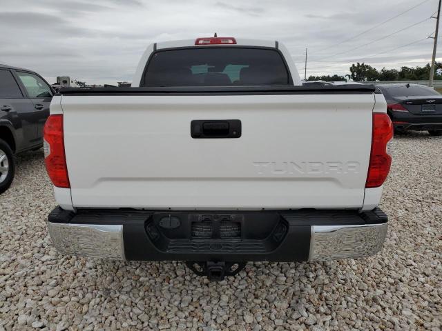 5TFEY5F11LX256672 - 2020 TOYOTA TUNDRA CREWMAX SR5 WHITE photo 6