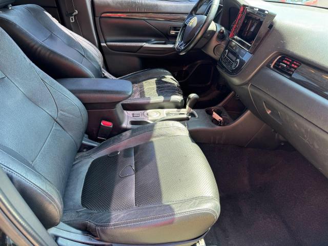 JA4AD3A32GZ004716 - 2016 MITSUBISHI OUTLANDER SE BLACK photo 5