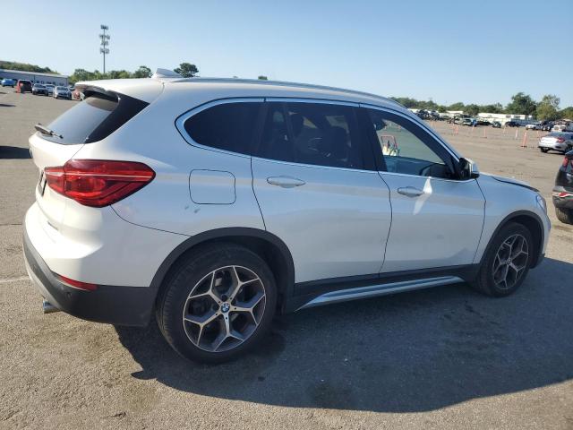 WBXHT3C56K3H36290 - 2019 BMW X1 XDRIVE28I WHITE photo 3