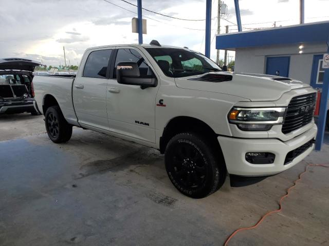 3C6UR5FL4RG306771 - 2024 RAM 2500 LARAMIE Weiß Foto 4