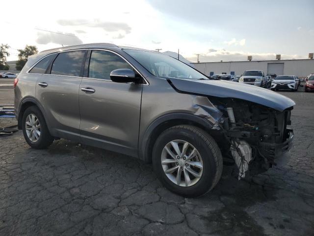 5XYPG4A51JG355167 - 2018 KIA SORENTO LX GRAY photo 4