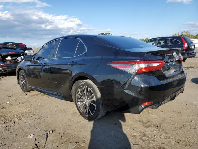 JTNB11HK1J3045624 - 2018 TOYOTA CAMRY L BLACK photo 2