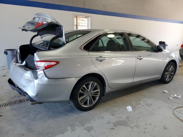 4T1BF1FKXFU044672 - 2015 TOYOTA CAMRY LE SILVER photo 3