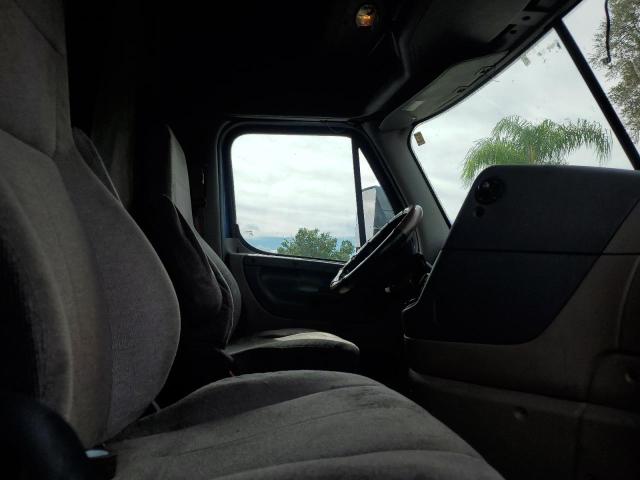 3AKJGLDR7JSHZ7177 - 2018 FREIGHTLINER CASCADIA 1 Blau Foto 5