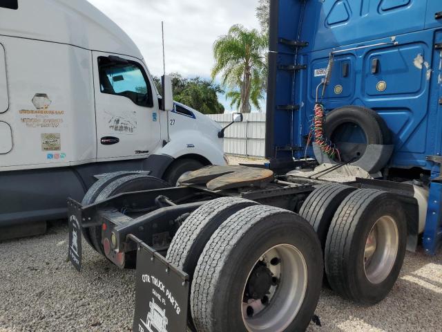 3AKJGLDR7JSHZ7177 - 2018 FREIGHTLINER CASCADIA 1 Blau Foto 6