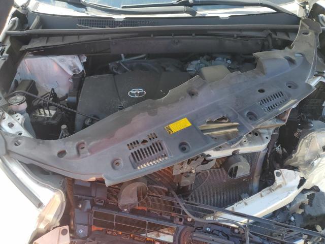 5TDKZRFH2KS562031 - 2019 TOYOTA HIGHLANDER SE WHITE photo 12