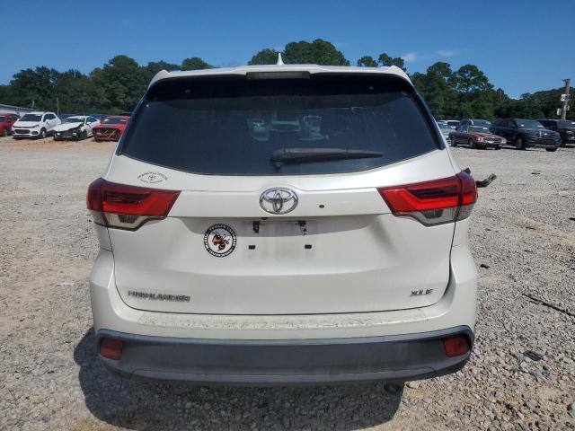 5TDKZRFH2KS562031 - 2019 TOYOTA HIGHLANDER SE WHITE photo 6
