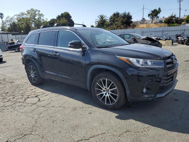 5TDJZRFH5HS516309 - 2017 TOYOTA HIGHLANDER SE BLACK photo 4