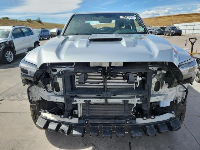 3TMLB5JN5RM078251 - 2024 TOYOTA TACOMA DOUBLE CAB Серебристый фото 5