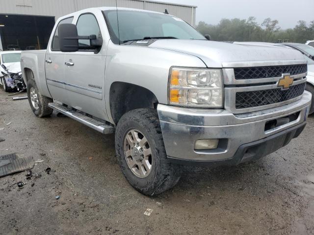 1GC1KXC81DF103889 - 2013 CHEVROLET SILVERADO K2500 HEAVY DUTY LT SILVER photo 4