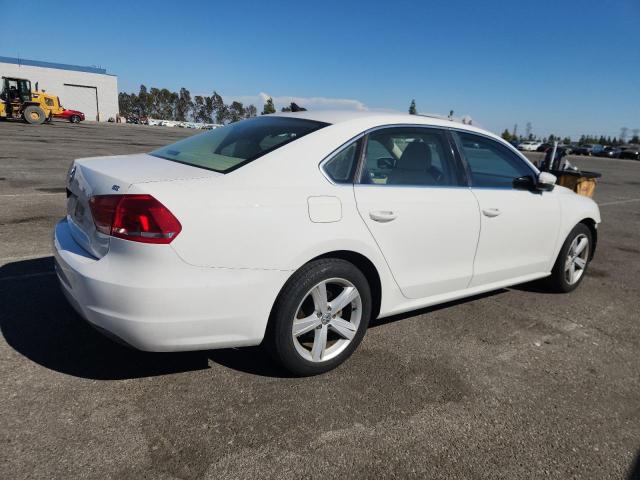 1VWBP7A38DC056419 - 2013 VOLKSWAGEN PASSAT SE თეთრი ფოტო 3