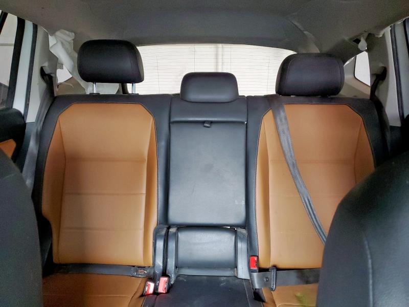 3VV2B7AX1KM100553 - 2019 VOLKSWAGEN TIGUAN SE Biały zdjęcie 10