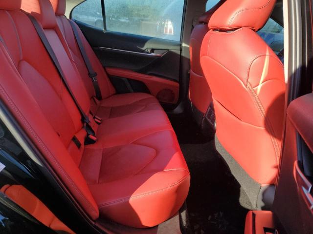 4T1B61HK0JU131423 - 2018 TOYOTA CAMRY XSE 黑色 照片 10