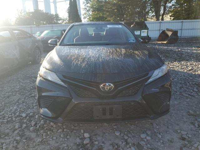 4T1B61HK0JU131423 - 2018 TOYOTA CAMRY XSE 黑色 照片 5