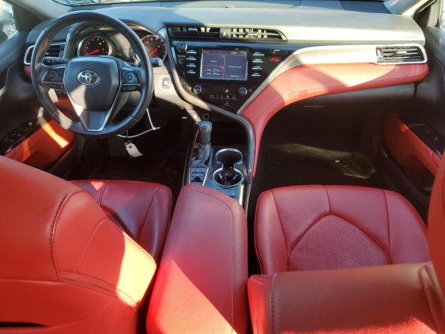 4T1B61HK0JU131423 - 2018 TOYOTA CAMRY XSE 黑色 照片 8