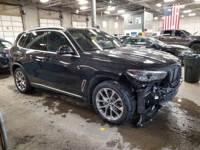 5UXCR6C09M9D94196 - 2021 BMW X5 XDRIVE40I BLACK photo 4