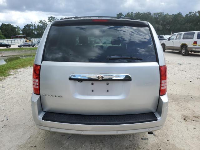 2A4RR5D1XAR397893 - 2010 CHRYSLER TOWN & COU TOURING SILVER photo 6