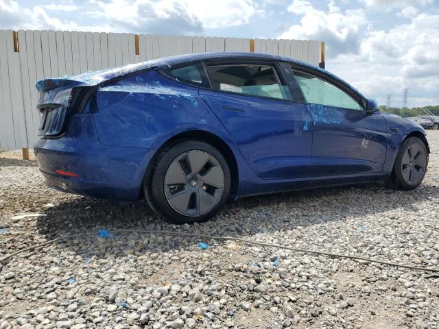 5YJ3E1EA2PF438293 - 2023 TESLA MODEL 3 Blau Foto 3