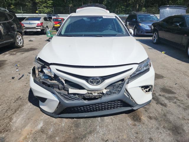 4T1B11HK9JU157923 - 2018 TOYOTA CAMRY L WHITE photo 5