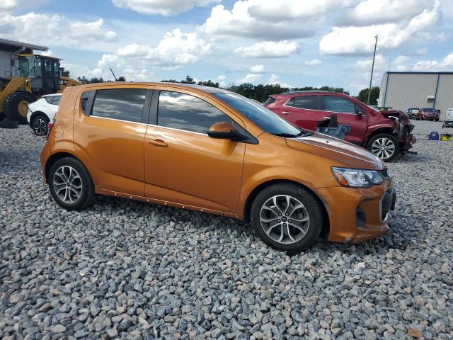 1G1JD6SB6K4138303 - 2019 CHEVROLET SONIC LT ნარინჯისფერი ფოტო 4