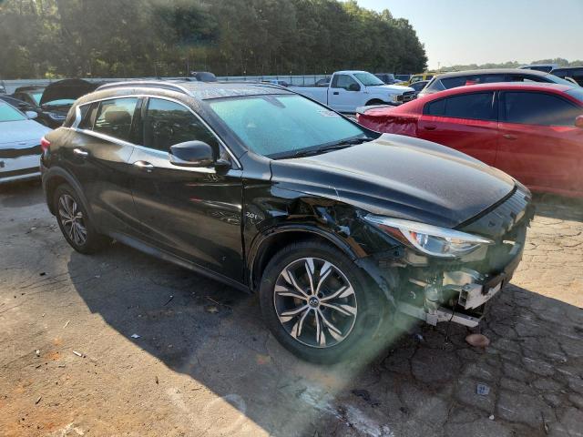 SJKCH5CR8HA027513 - 2017 INFINITI QX30 BASE 黑色 照片 4