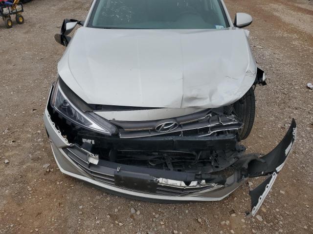 5NPD84LF7KH409085 - 2019 HYUNDAI ELANTRA SEL SILVER photo 11