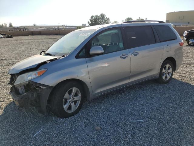 5TDKK3DC2GS728435 - 2016 TOYOTA SIENNA LE SILVER photo 1