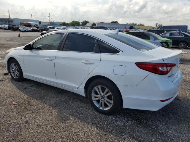 5NPE24AF5GH366639 - 2016 HYUNDAI SONATA SE WHITE photo 2