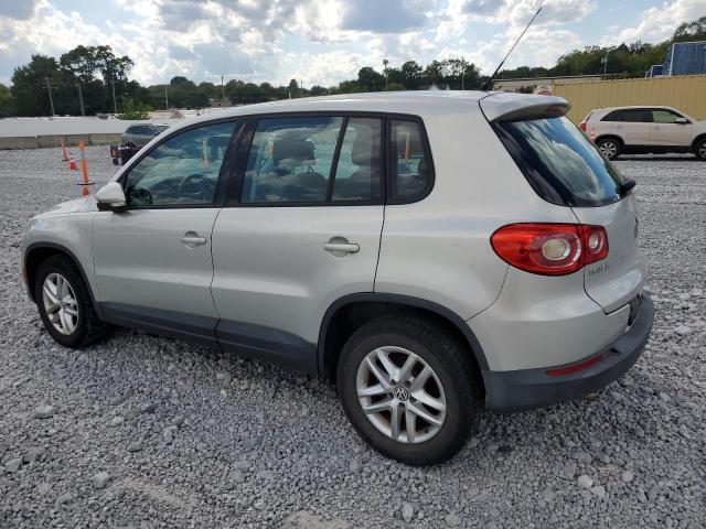 WVGBV7AX1BW506236 - 2011 VOLKSWAGEN TIGUAN S ვერცხლისფერი ფოტო 2