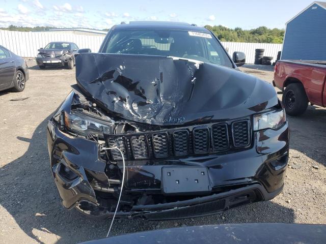 1C4RJFAG8JC482378 - 2018 JEEP GRAND CHER LAREDO BLACK photo 5