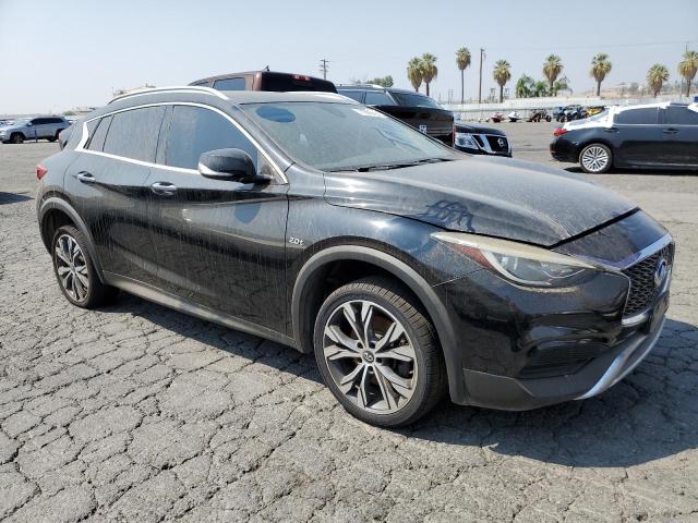 SJKCH5CR8HA037863 - 2017 INFINITI QX30 BASE BLACK photo 4