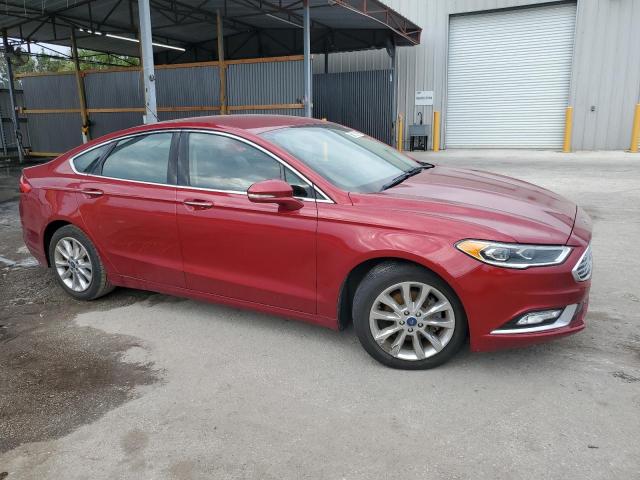 3FA6P0HD6HR268629 - 2017 FORD FUSION SE BURGUNDY photo 4